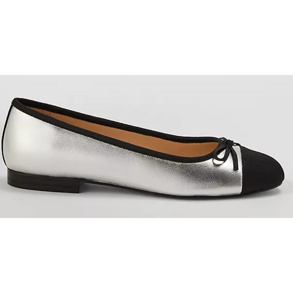 NWOB Ann Taylor Cap Toe Silver Metallic Ballet Flat Black 8.5 - Picture 1 of 5